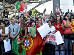Seleção portuguesa é recebida com festa em Lisboa