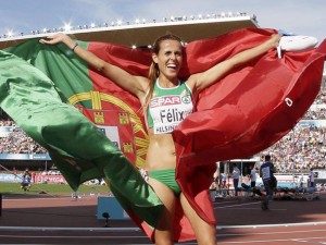 Dulce Félix arrasa e conquista ouro nos 10.000 metros