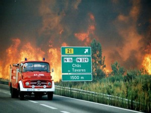 Incêndios assustam população e a não dão descanso a bombeiros
