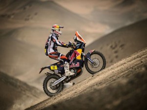 Ruben Faria lidera na categoria motos