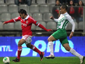 Benfica confirmou o seu favoritismo e venceu Moreirense por 2 a 0.