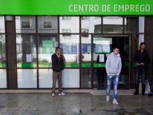 860 mil desempregados em Portugal, segundo o INE